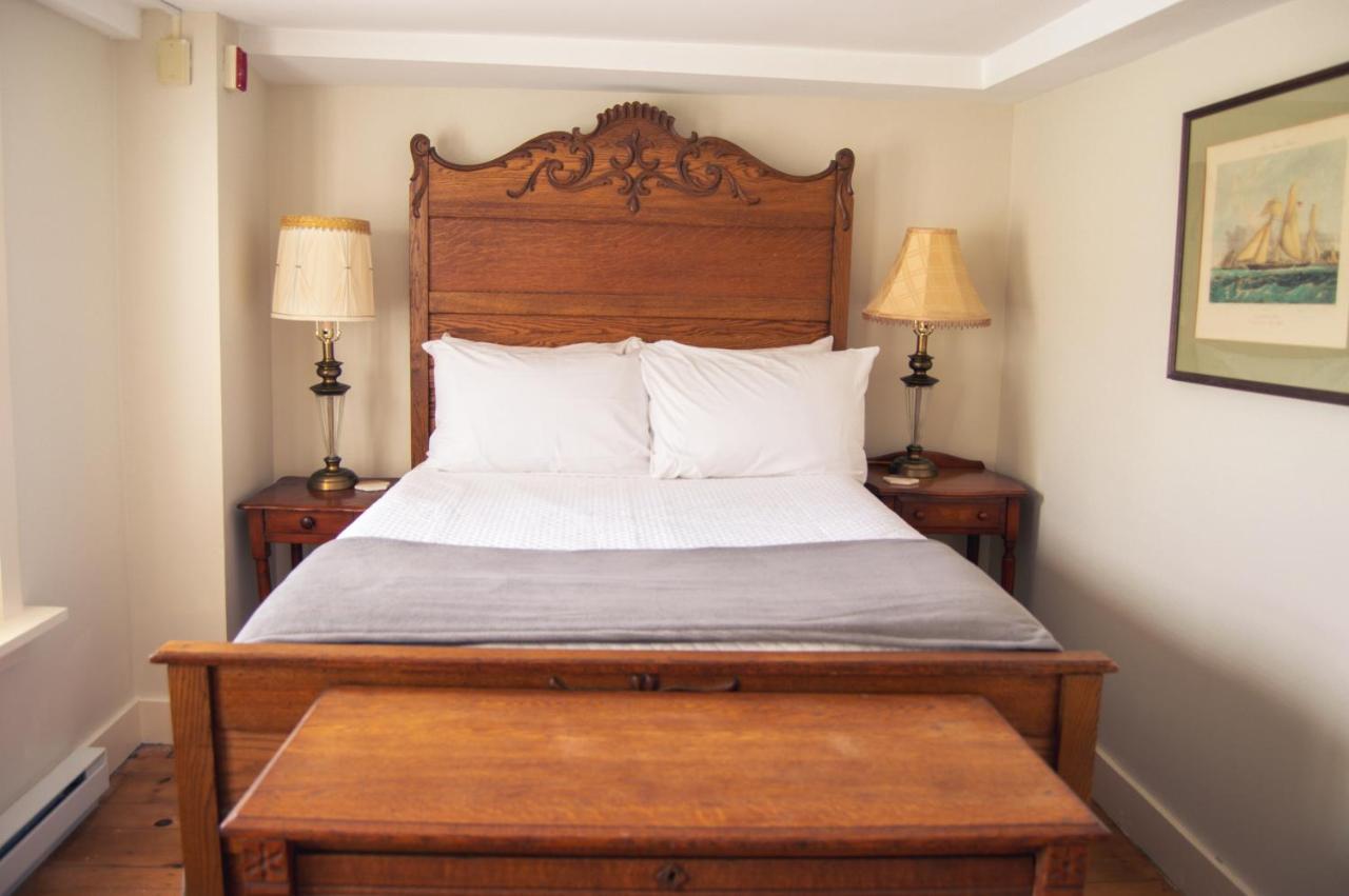 The General Stanton Inn Чарлстаун Екстериор снимка